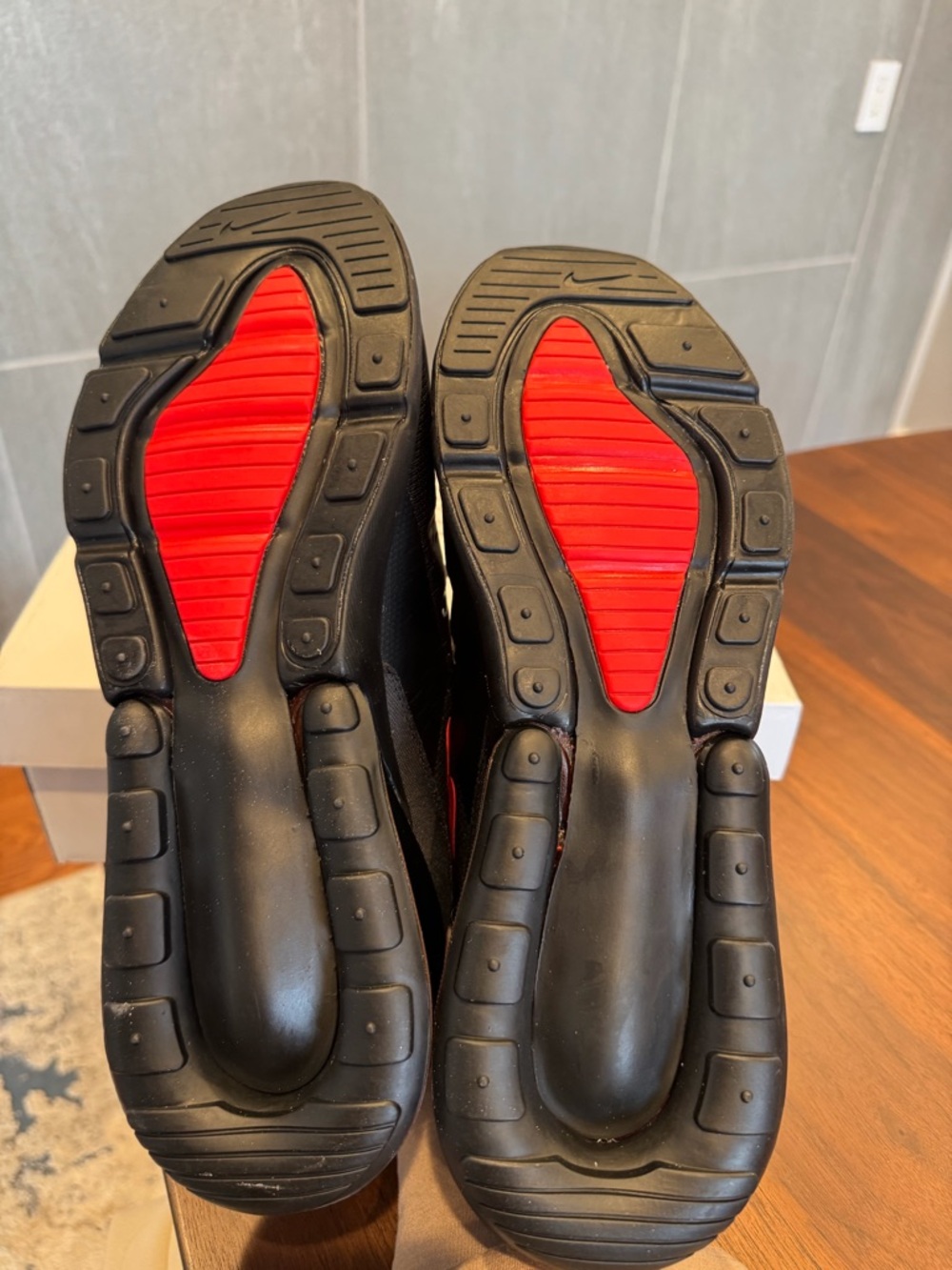 Men’s Nike Air Max 270 - Picture 2 of 4